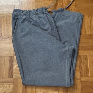Lululemon gray crop joggers size 10